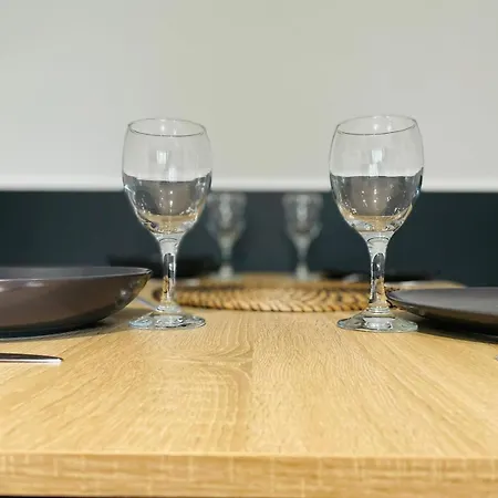 Un Cocon Spacieux Et Soigneusement Decore - 457 *