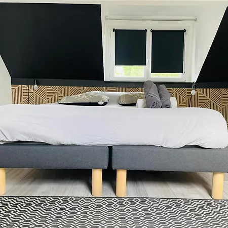 Un Cocon Spacieux Et Soigneusement Decore - 457 *